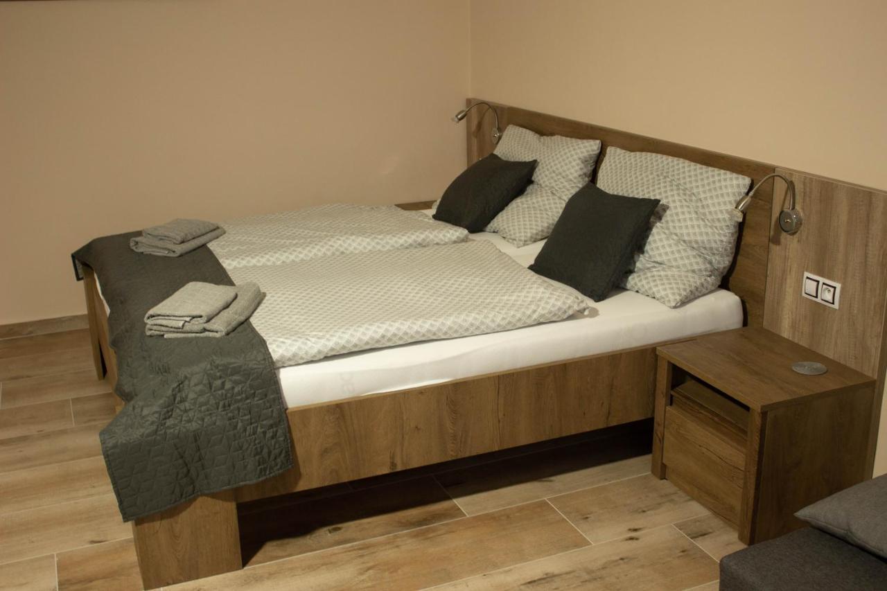 Apartmany Pilot Velka Hledsebe Екстер'єр фото